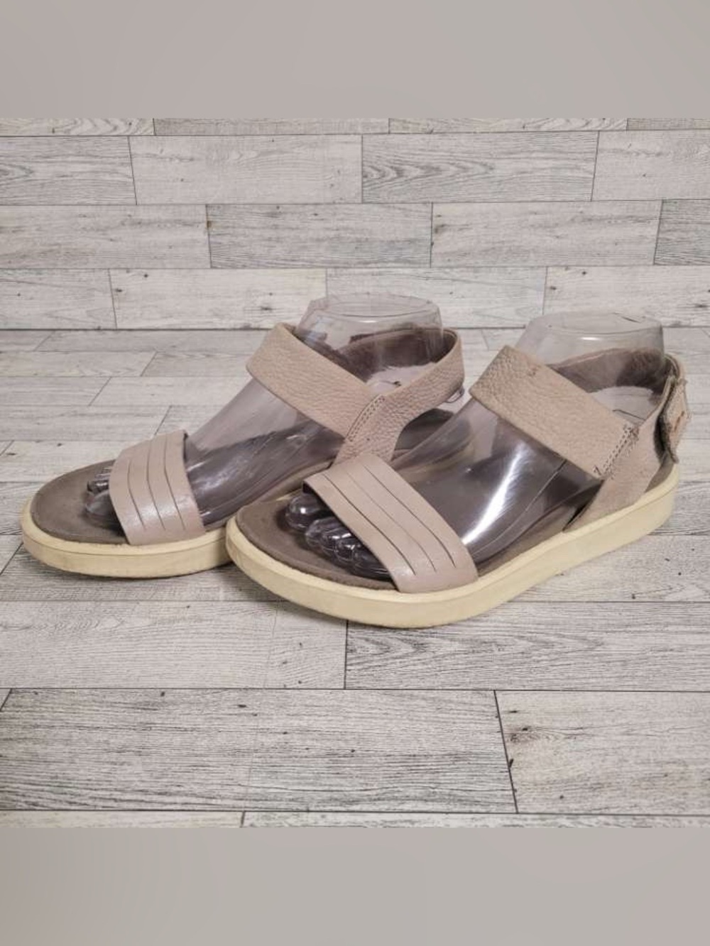 Women’s Ecco Flowt Moon Rock Leather Taupe Sport Walking Strap Sandals Size 7